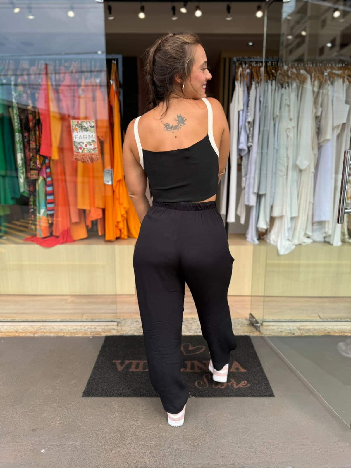 4e51dc6a0c9e549528424cddc19da74e.jpeg Calça Viscose Com Pregas Na Barra Alls - Imagem 2