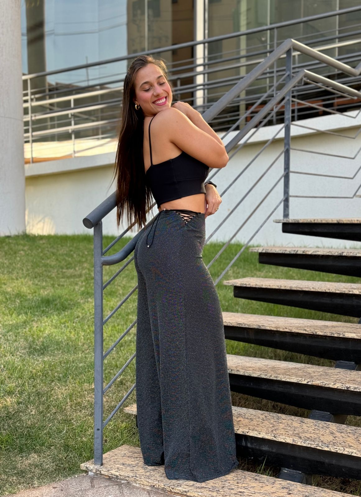 ca62c63f94fc300089f0f190322108ac.jpg Calça Pantalona Cut Out Amarracao Lurex Prata - Imagem 1