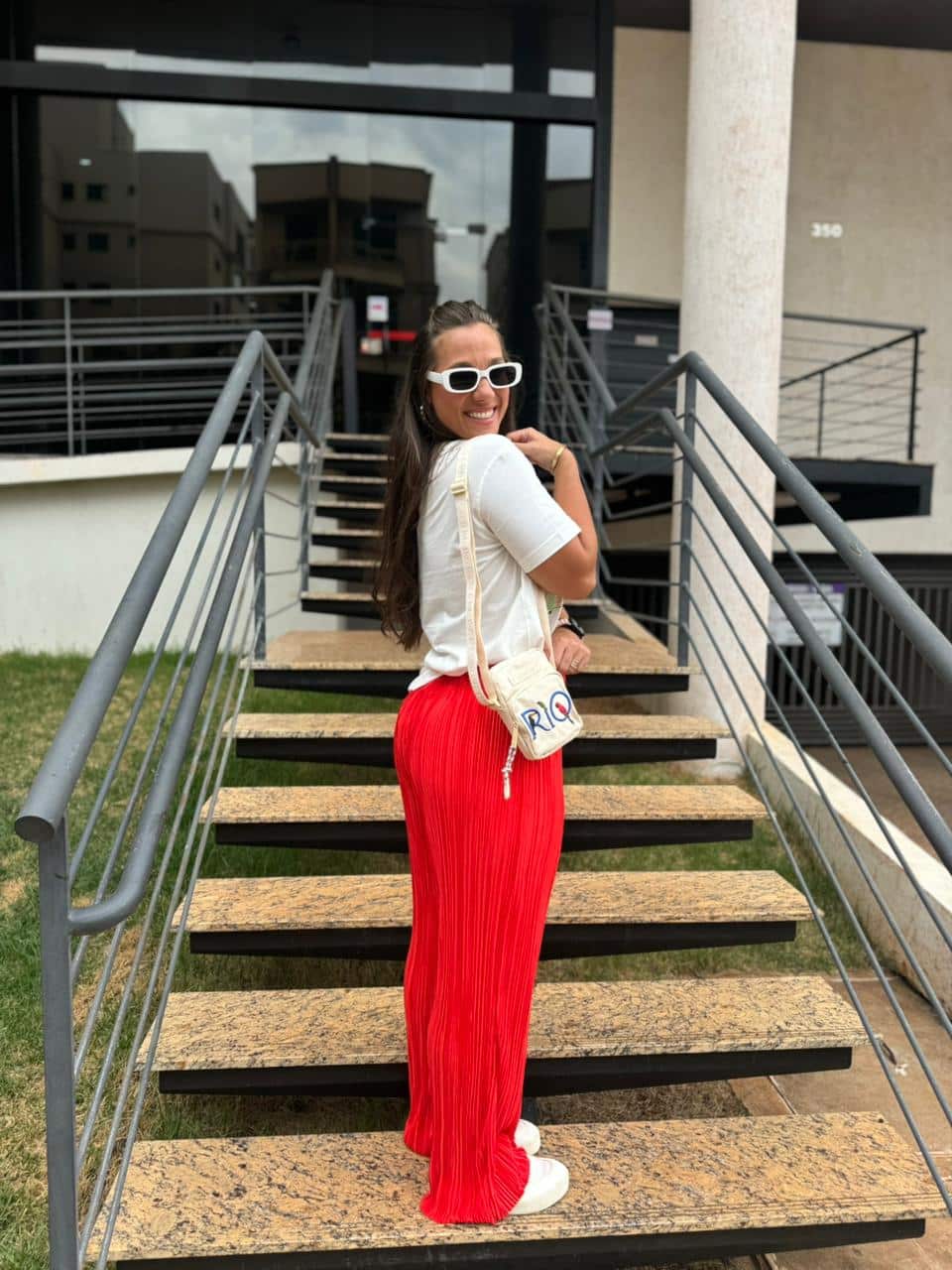 f24766c13a918b09b70e2d0f8ced7249.jpg Calça Plisada Farm - Imagem 4