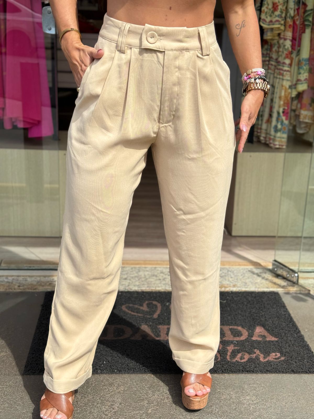 0523440dc0f26342c215f1f4920b8340.jpeg Calça Prega Alfaiatria - Imagem 2