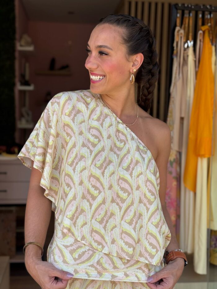 Blusa Bata Estampada um Ombro Só