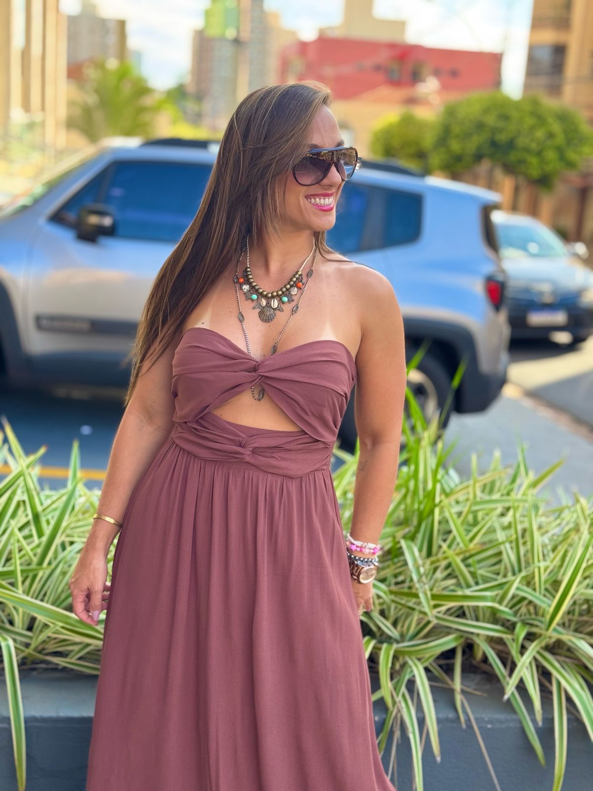 cdfcd1d45ad8af5f363205e1b65b2423.jpg Vestido Longo Decote Torcido - Imagem 3