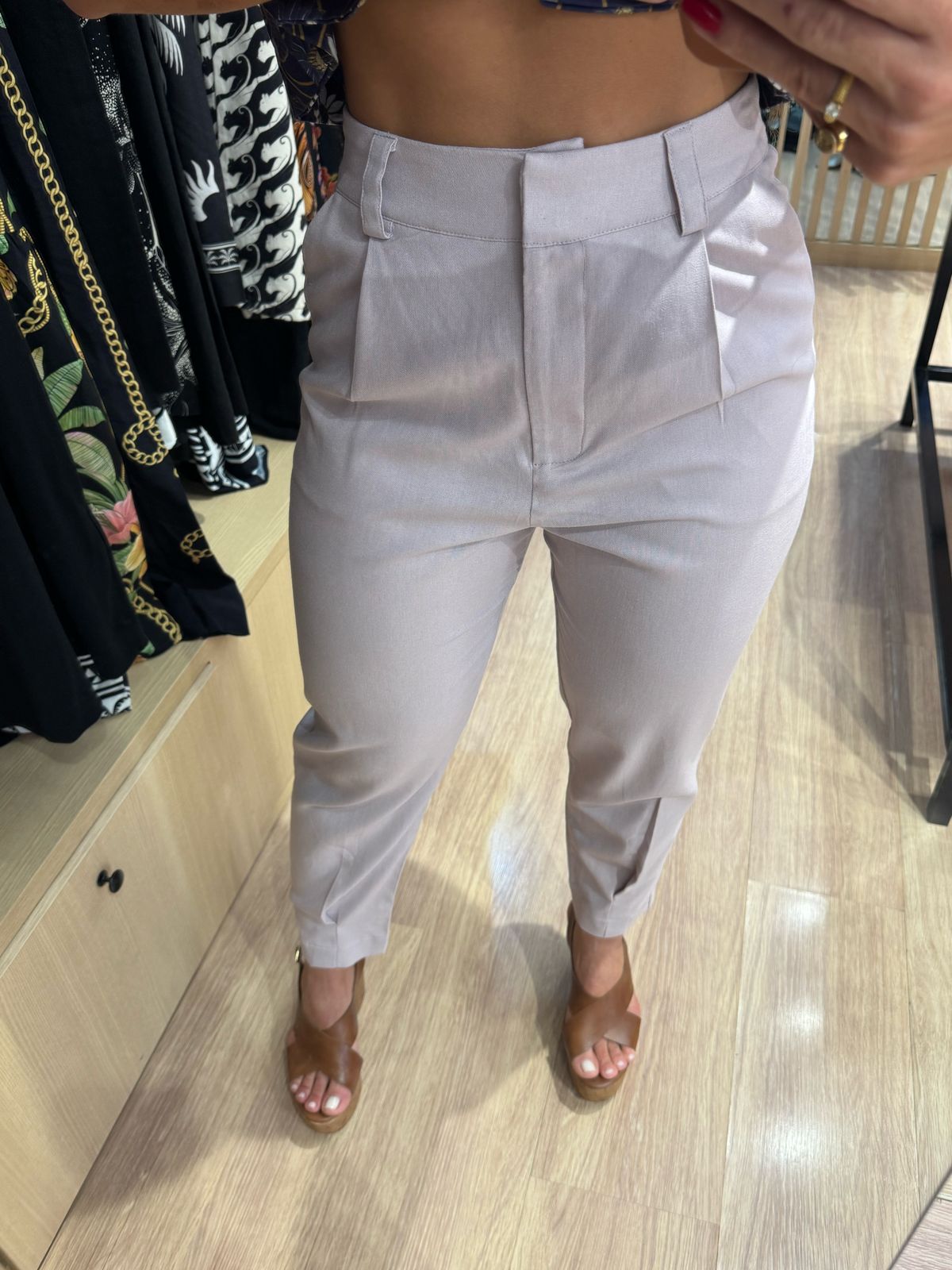 d2da385f0a5d1bca7d36fd0ae8148a49.jpg Calça Paula Linho - Imagem 1