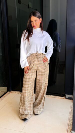 Blusa Cropped Tricot Gola Alta Manga Ampla