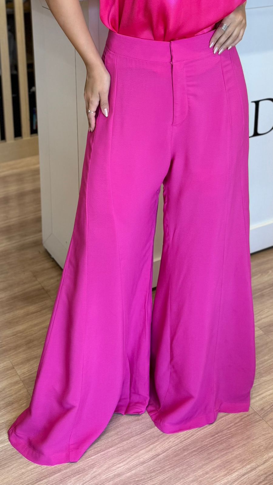 0f32c8851bffeafb62a60409d284b79d.jpg Calça Pantacourt Viscose - Imagem 2