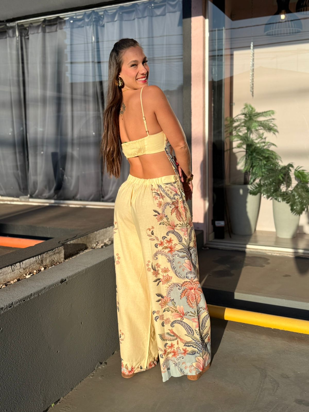 e1e21d57d3df28a90610fa82e6ecc659.jpg Calça Reta Encanto Boho - Imagem 4