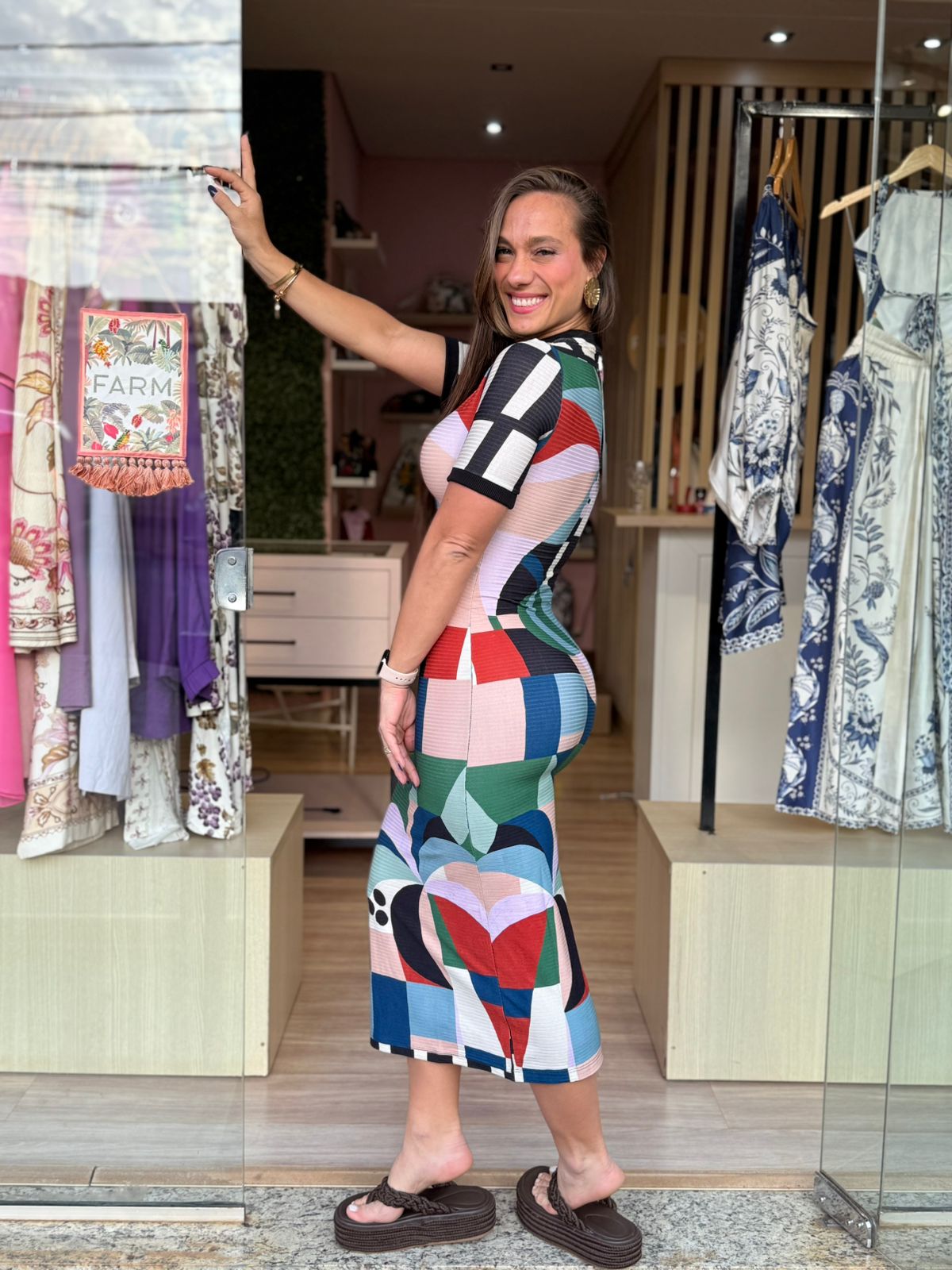12a7f18f4d0147c1752069ec96540dac.jpg Vestido Midi Recanto Dos Coqueiros FARM - Imagem 3