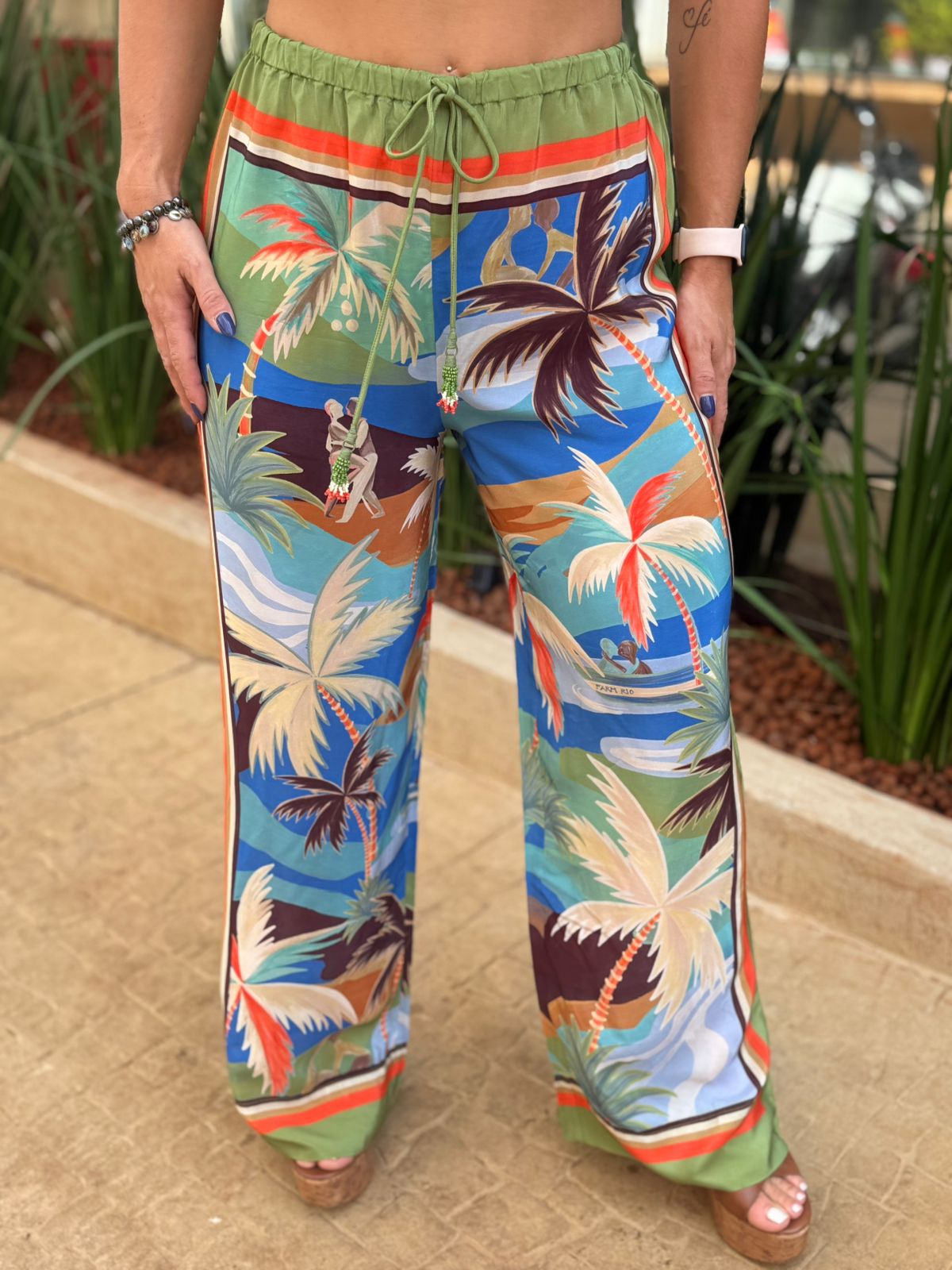 48f99e5d4dfff3c1c48df2a379cfc0e4.jpg Calça Lenço Bem Querer FARM - Imagem 2