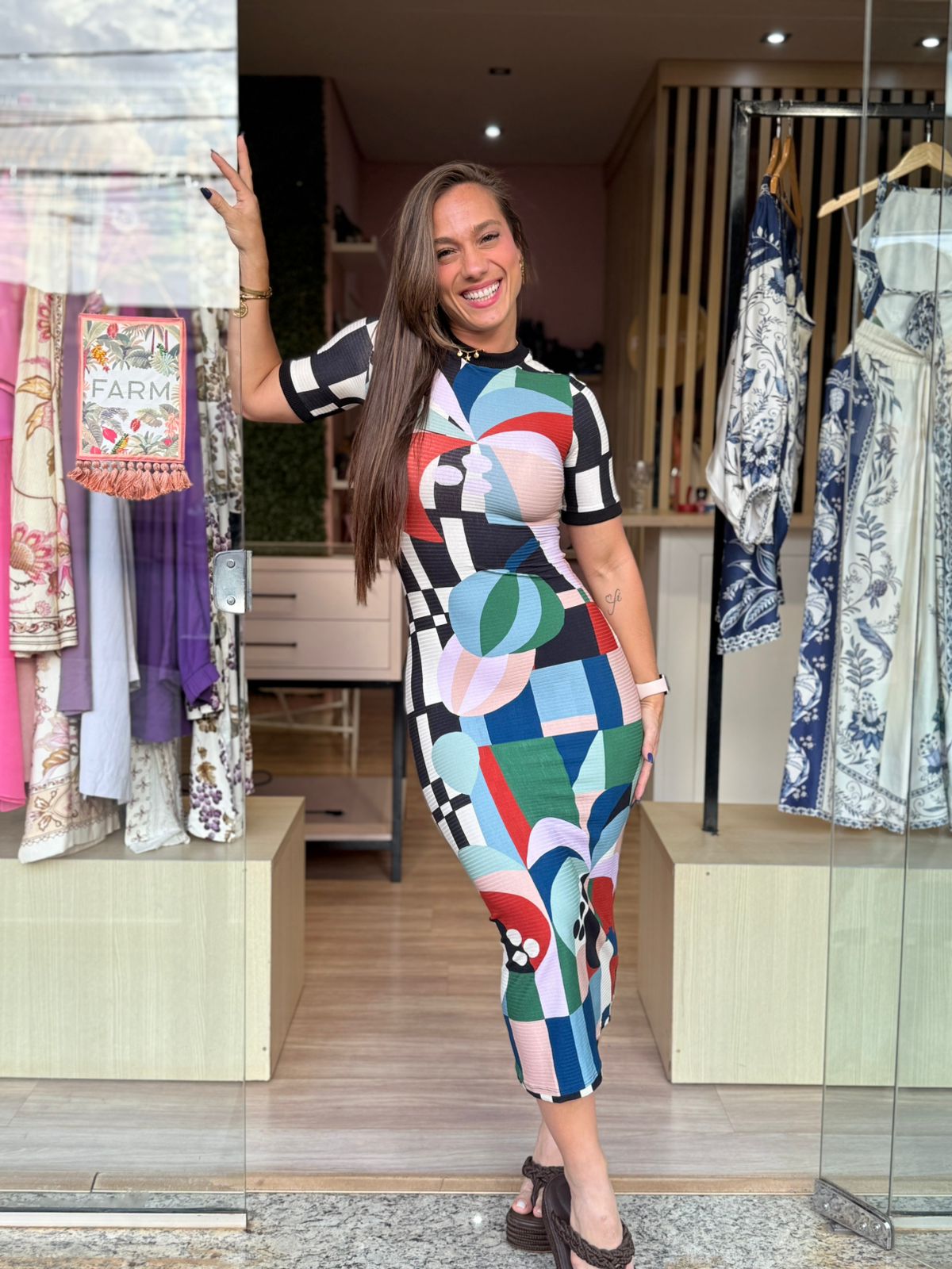 4f13cf44dbdcfb405e76dc4b7308a391.jpg Vestido Midi Recanto Dos Coqueiros FARM - Imagem 2