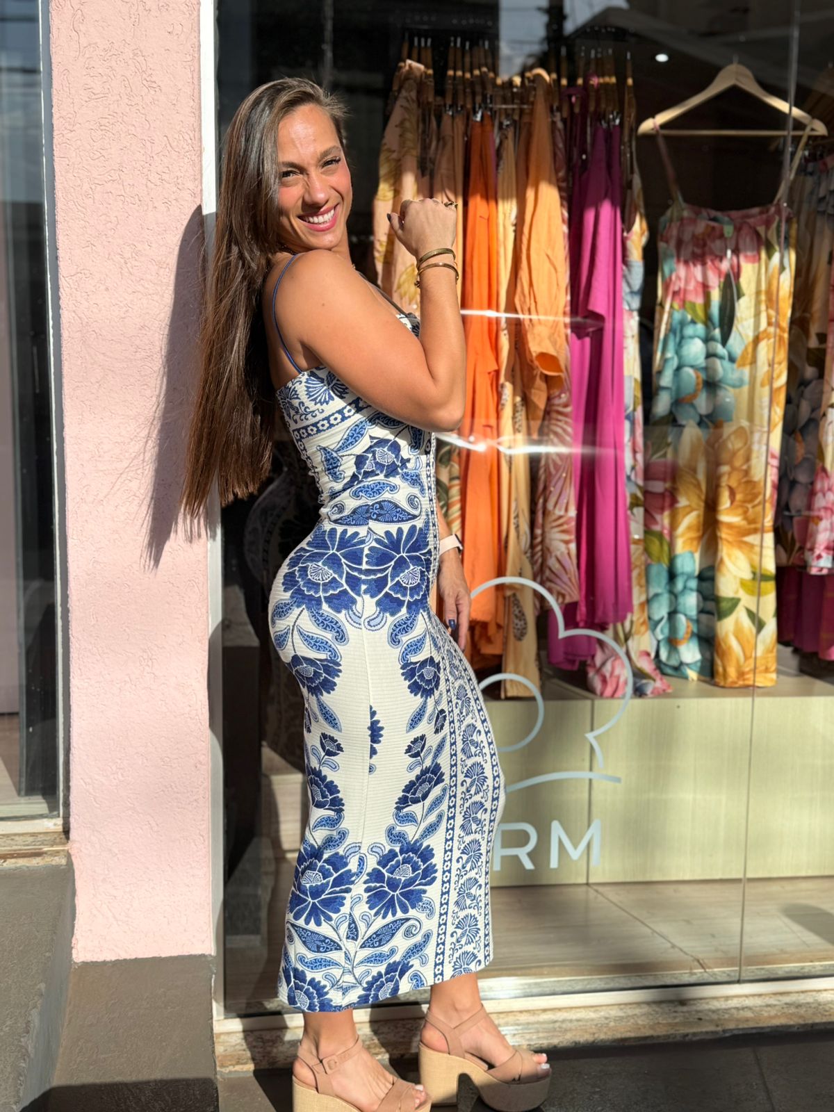 d680a21ee2cd525ad29796f0403b7695.jpg Vestido Midi Valentina FARM - Imagem 3
