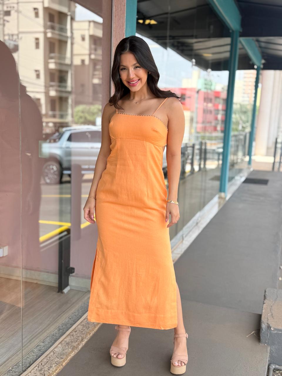 1e0d9e2704b22987c4e8970be0e3d957.jpg Vestido Reto Alcinhas FARM - Imagem 1