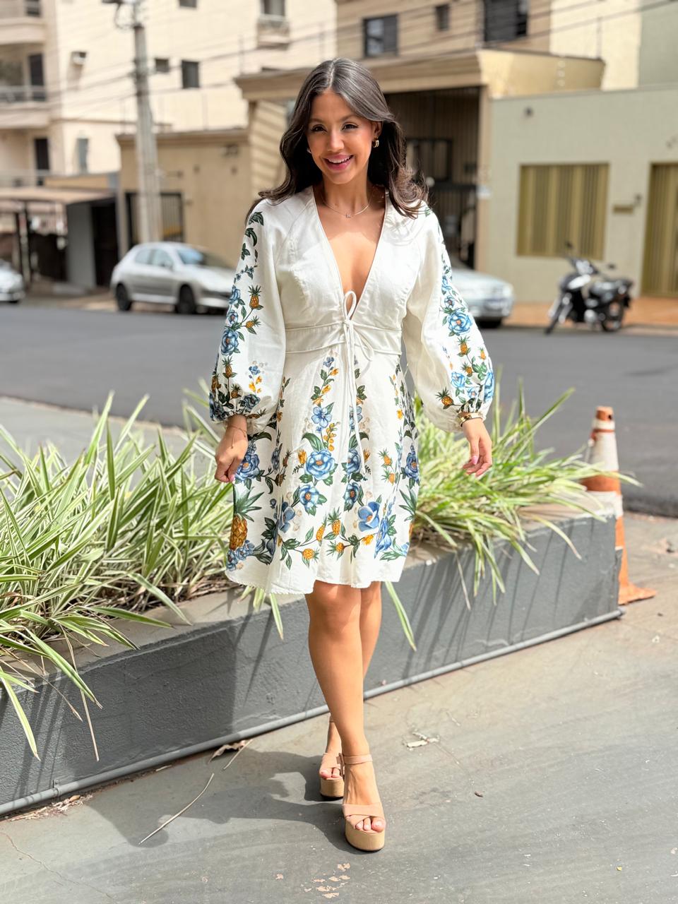 31b7978d9a61c5913075e89c43e2f53f.jpg Vestido Curto Floral Penelope E FARM - Imagem 1