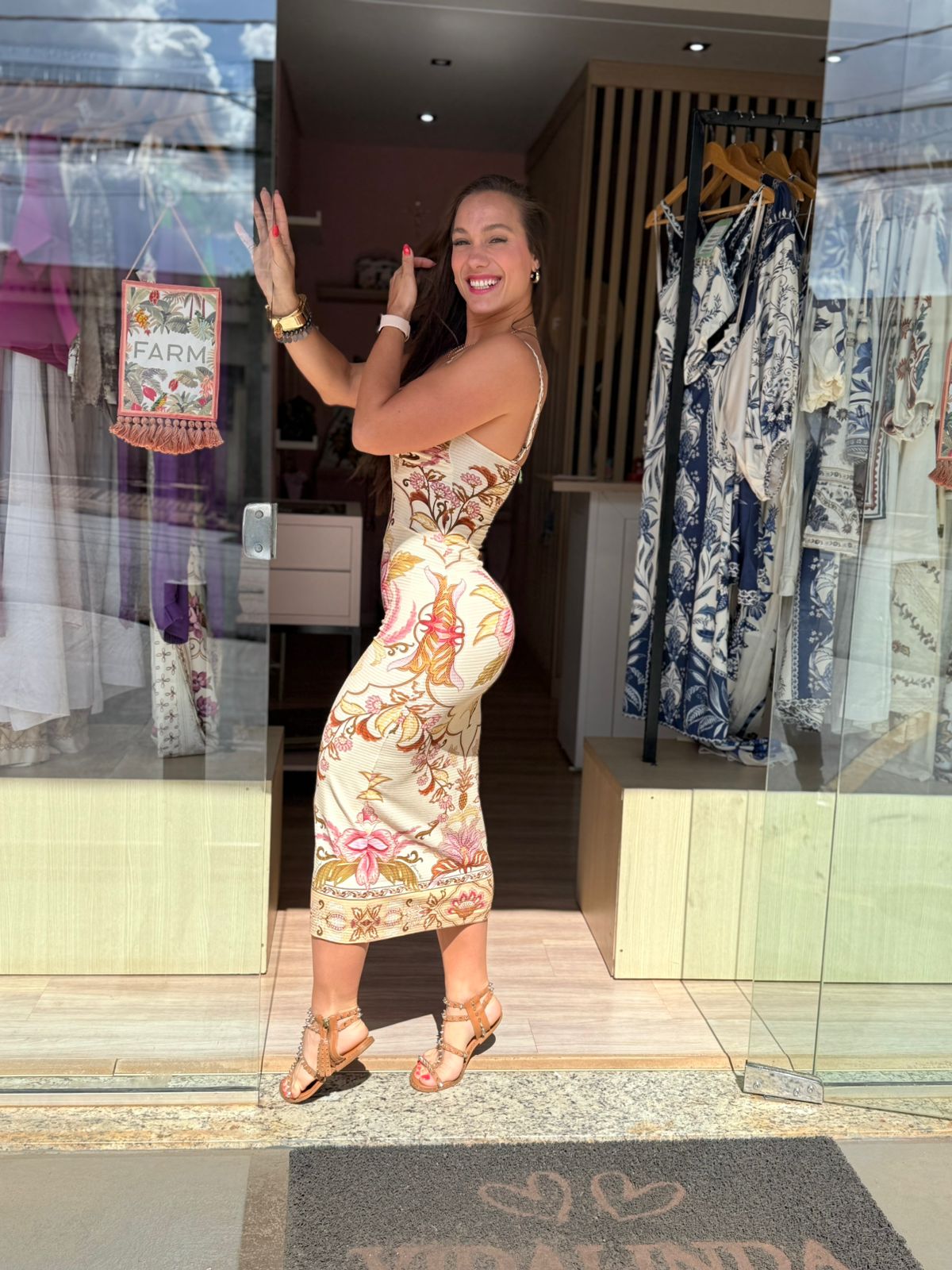 921fb03315ff17affa41398691f755c8.jpg Vestido Cropped Jardim Majestoso FARM - Imagem 2