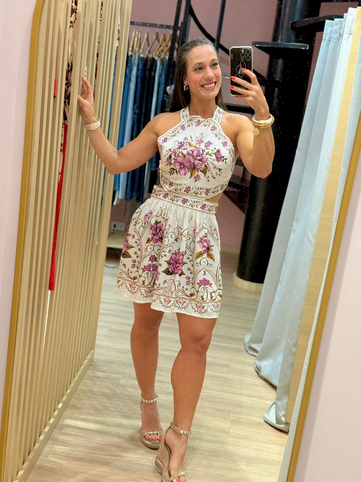 fbd7de05f0d8058108e9f1165d8f3cf0.jpg Vestido Curto Poesia De Flor FARM - Imagem 3