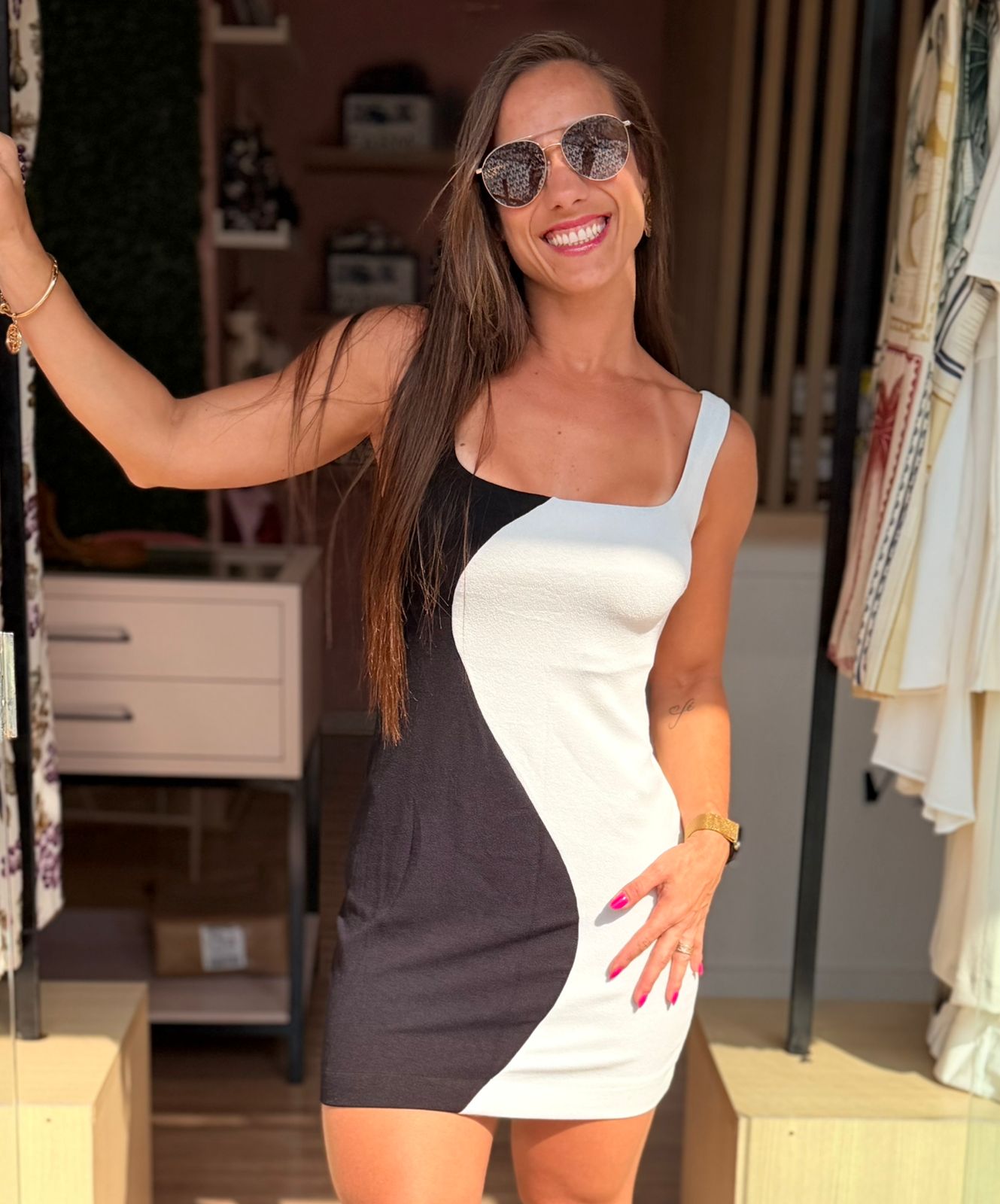 0f4c422e85b2a9dc1c61f7b6b41c4416.jpg Vestido Curto Patch Ondas - Imagem 2
